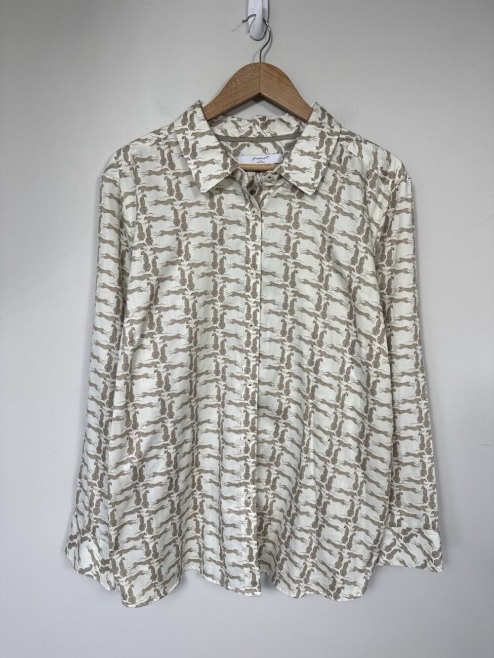 Foxcroft Blouse Women 20 Ivory Leopard Print Wrinkle Free Button Front Cotton